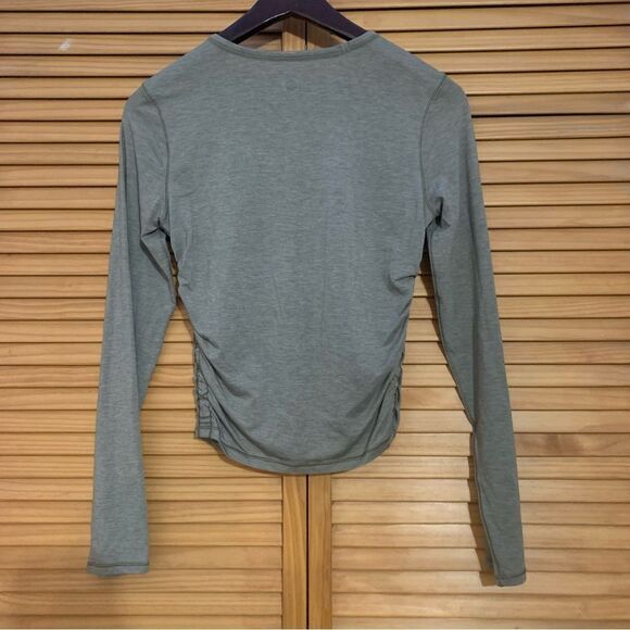 Lululemon Athletica long sleeve size 4 - Picture 4 of 5